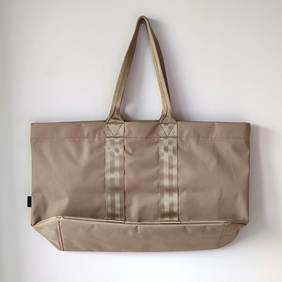 Herschel Extra Large Tote Bag - Picture 3 of 8